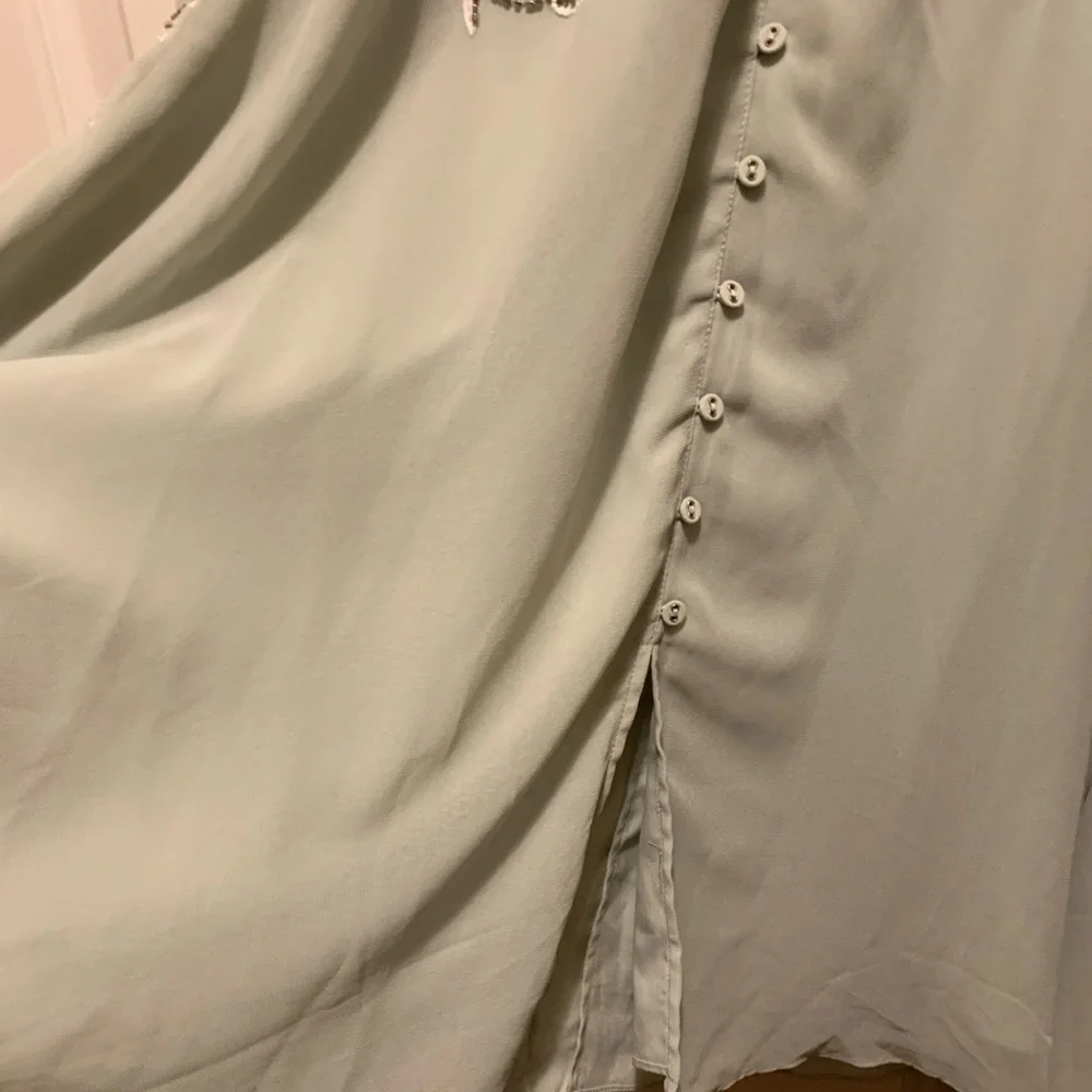 EUC Hope & Ivy Embroidered Midi Dress in Sage - Picture 14 of 16